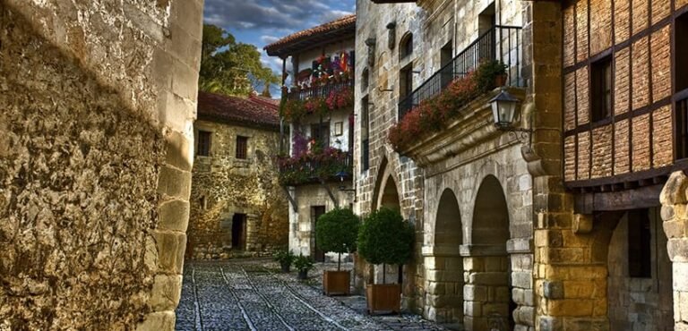 Qué hacer en Santillana del Mar de noche
